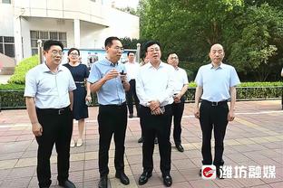 裁判解释詹姆斯踩线：回放中没有决定性证据能让我们改判为三分！